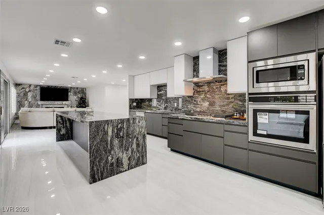 $880,000 | 9404 Low Tide Court, Las Vegas, NV 89117