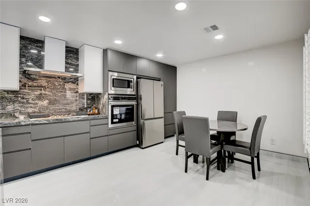 $880,000 | 9404 Low Tide Court, Las Vegas, NV 89117