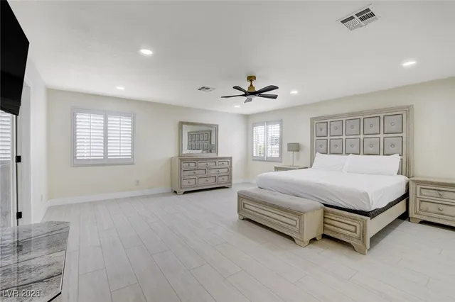 $880,000 | 9404 Low Tide Court, Las Vegas, NV 89117