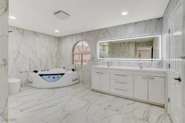 $880,000 | 9404 Low Tide Court, Las Vegas, NV 89117