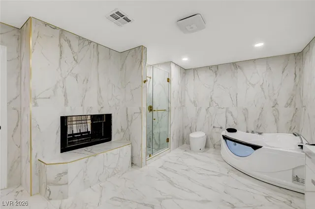 $880,000 | 9404 Low Tide Court, Las Vegas, NV 89117