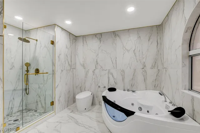 $880,000 | 9404 Low Tide Court, Las Vegas, NV 89117