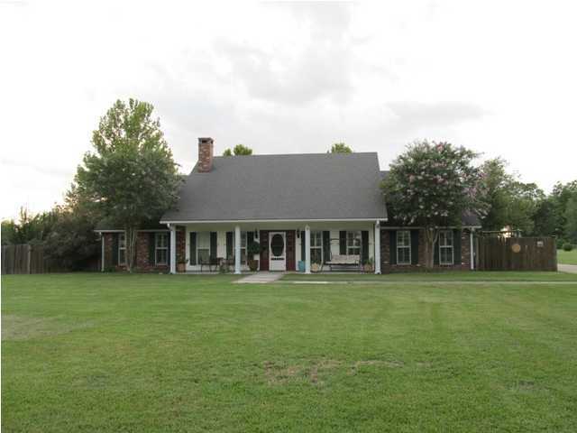 405 Kyle Landry Road New Iberia, LA 70563 - Photo 1 of 18 Primary Photo