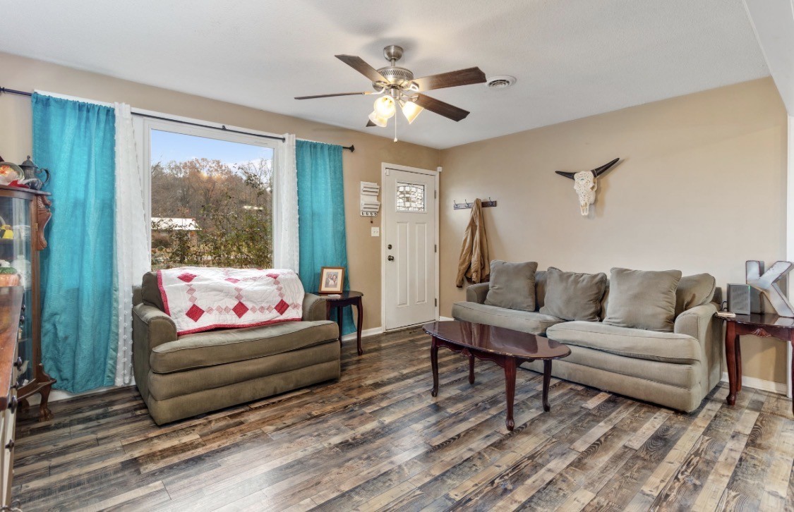 4850 Guthrie Road Clarksville, TN 37043 - Photo 3 of 25