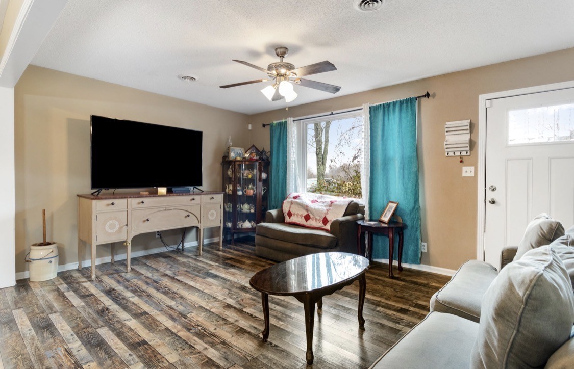 4850 Guthrie Road Clarksville, TN 37043 - Photo 4 of 25