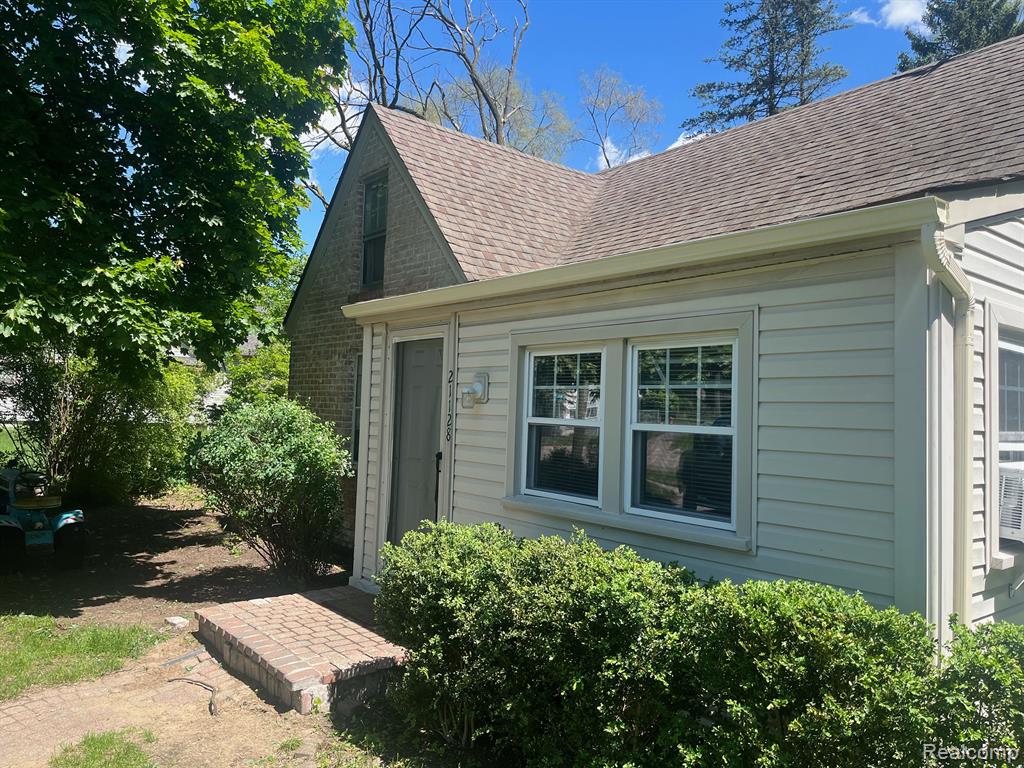21128 Evergreen Road Southfield, MI 48075 - Photo 1 of 32