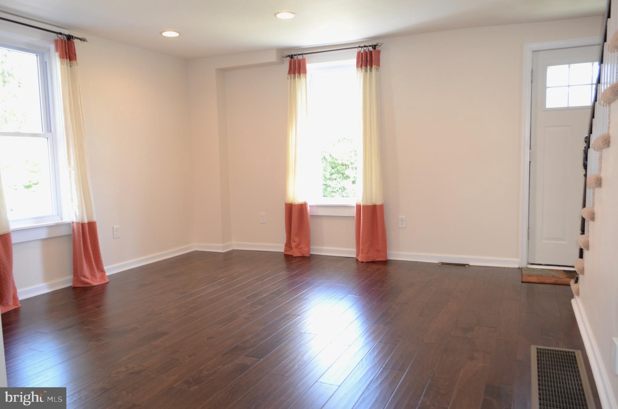 423 Ridley Avenue Folsom, PA 19033 - Photo 5 of 19 Gallery Image 5