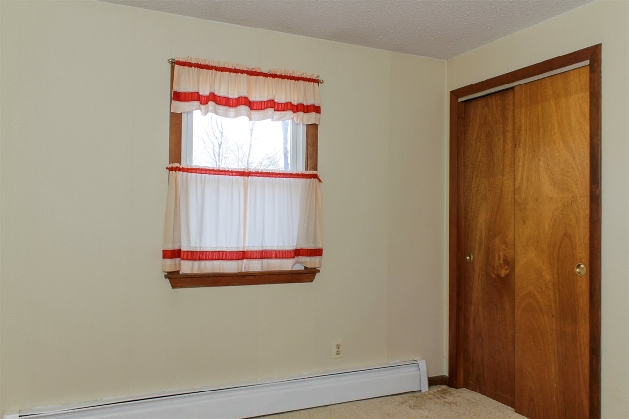 43 Hunting Road Auburn, NH 03032 - Photo 21 of 31