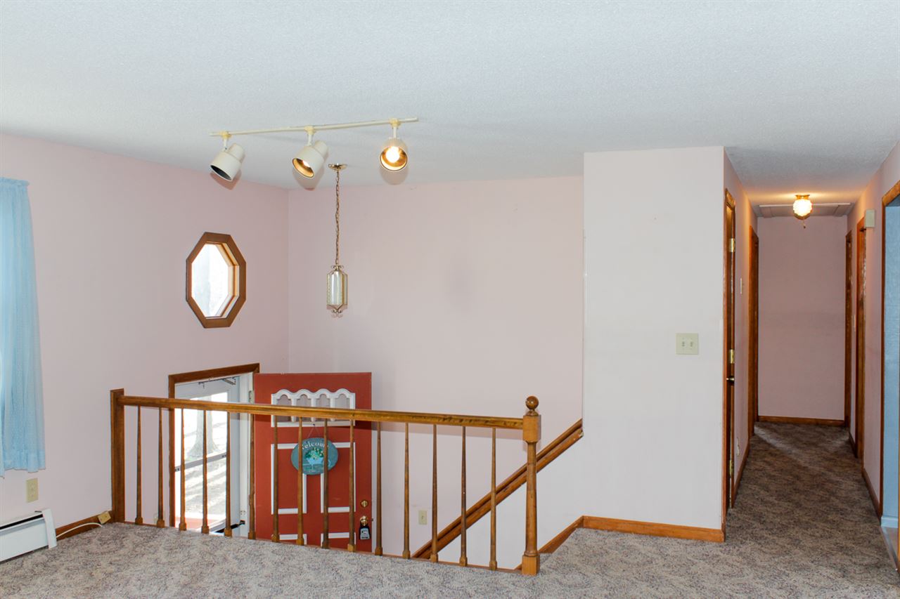 43 Hunting Road Auburn, NH 03032 - Photo 6 of 31