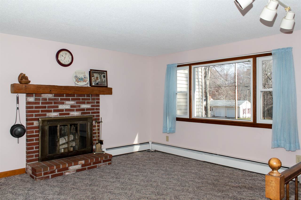 43 Hunting Road Auburn, NH 03032 - Photo 8 of 31