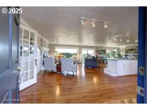 $899,000 | 89796 Sea Breeze Drive, Warrenton, OR 97146