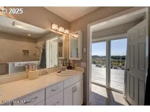 $899,000 | 89796 Sea Breeze Drive, Warrenton, OR 97146