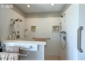 $899,000 | 89796 Sea Breeze Drive, Warrenton, OR 97146