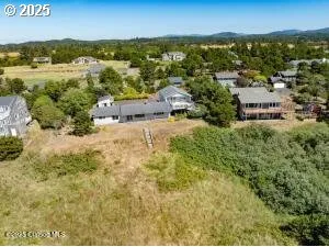 $899,000 | 89796 Sea Breeze Drive, Warrenton, OR 97146
