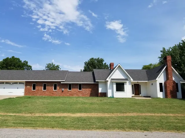 $299,900 | 20 Braid Hill Drive, Winfield, KS 67156