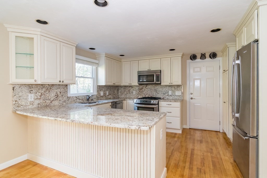 33 Old Fields Road Sandwich, MA 02563 - Photo 17 of 39 Gallery Image 17