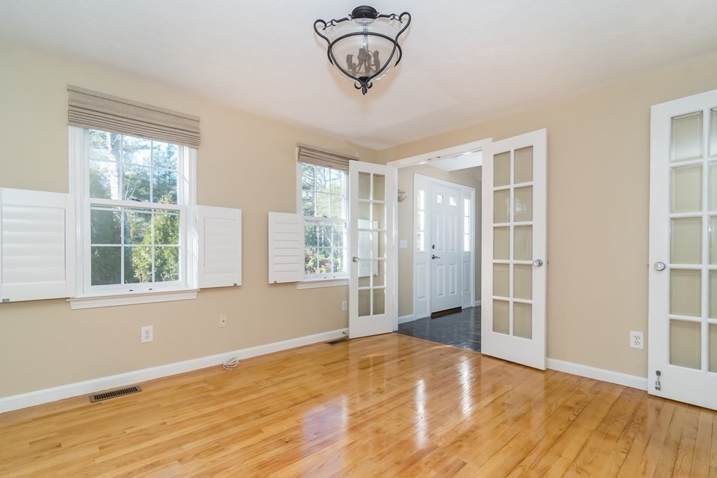 33 Old Fields Road Sandwich, MA 02563 - Photo 9 of 39 Gallery Image 9