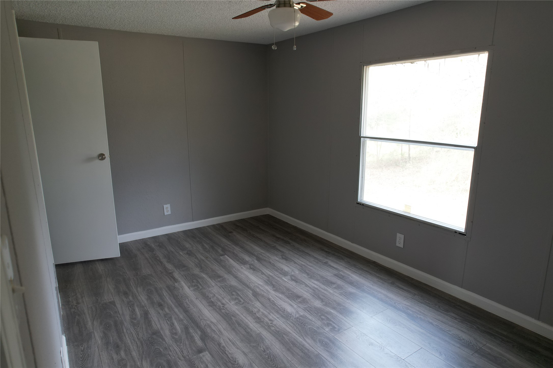 16428 Jireh Road Conroe, TX 77306 - Photo 14 of 25 a view of an empty room and window