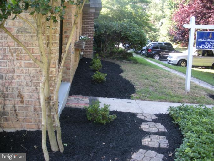 19601 Sparr Spring Road Gaithersburg, MD 20886 - Photo 24 of 30 Path leading to Patio in Backyard