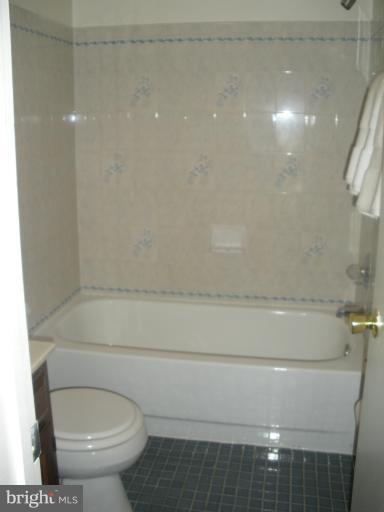 19601 Sparr Spring Road Gaithersburg, MD 20886 - Photo 27 of 30 Downstairs Full Bath