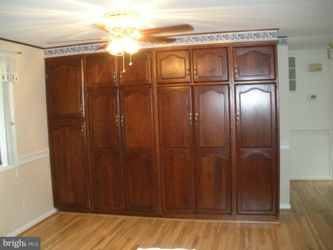 19601 Sparr Spring Road Gaithersburg, MD 20886 - Photo 28 of 30 Kitchen