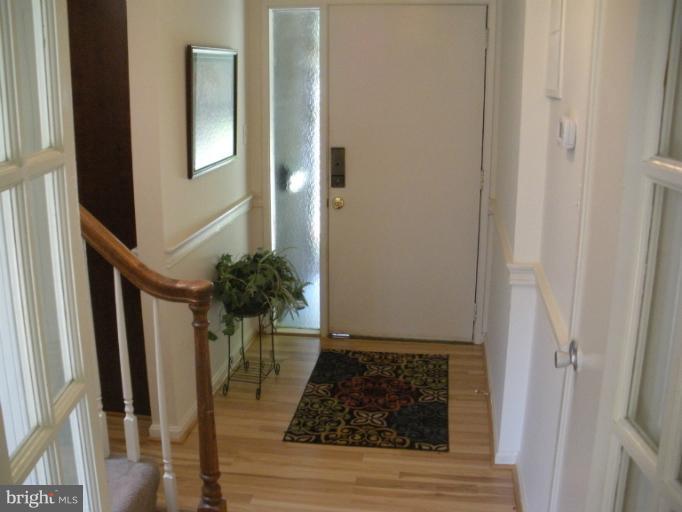 19601 Sparr Spring Road Gaithersburg, MD 20886 - Photo 10 of 30 Entrance Foyer