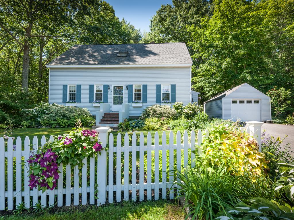 117 Cape Neddick Road York, ME 03909 - Photo 1 of 33 Gallery Image 1