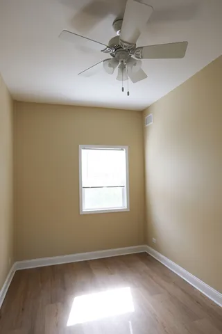 $3,500 | 2131 West Grace Street, Unit 2, Chicago, IL 60618