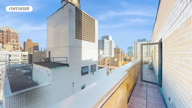 $995,000 | 167 East 67th Street, Unit PHA | Lenox Hill