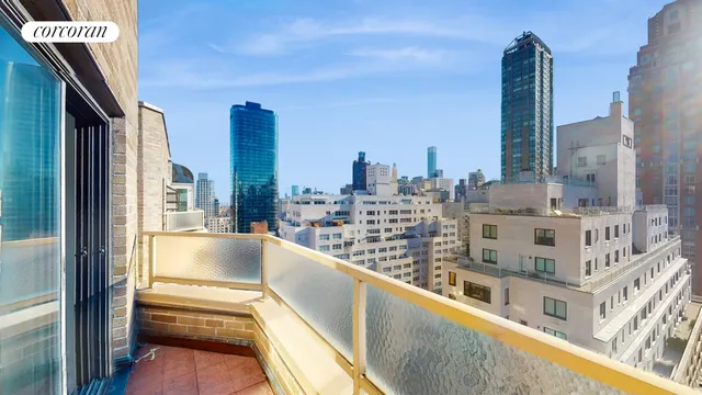 $995,000 | 167 East 67th Street, Unit PHA | Lenox Hill