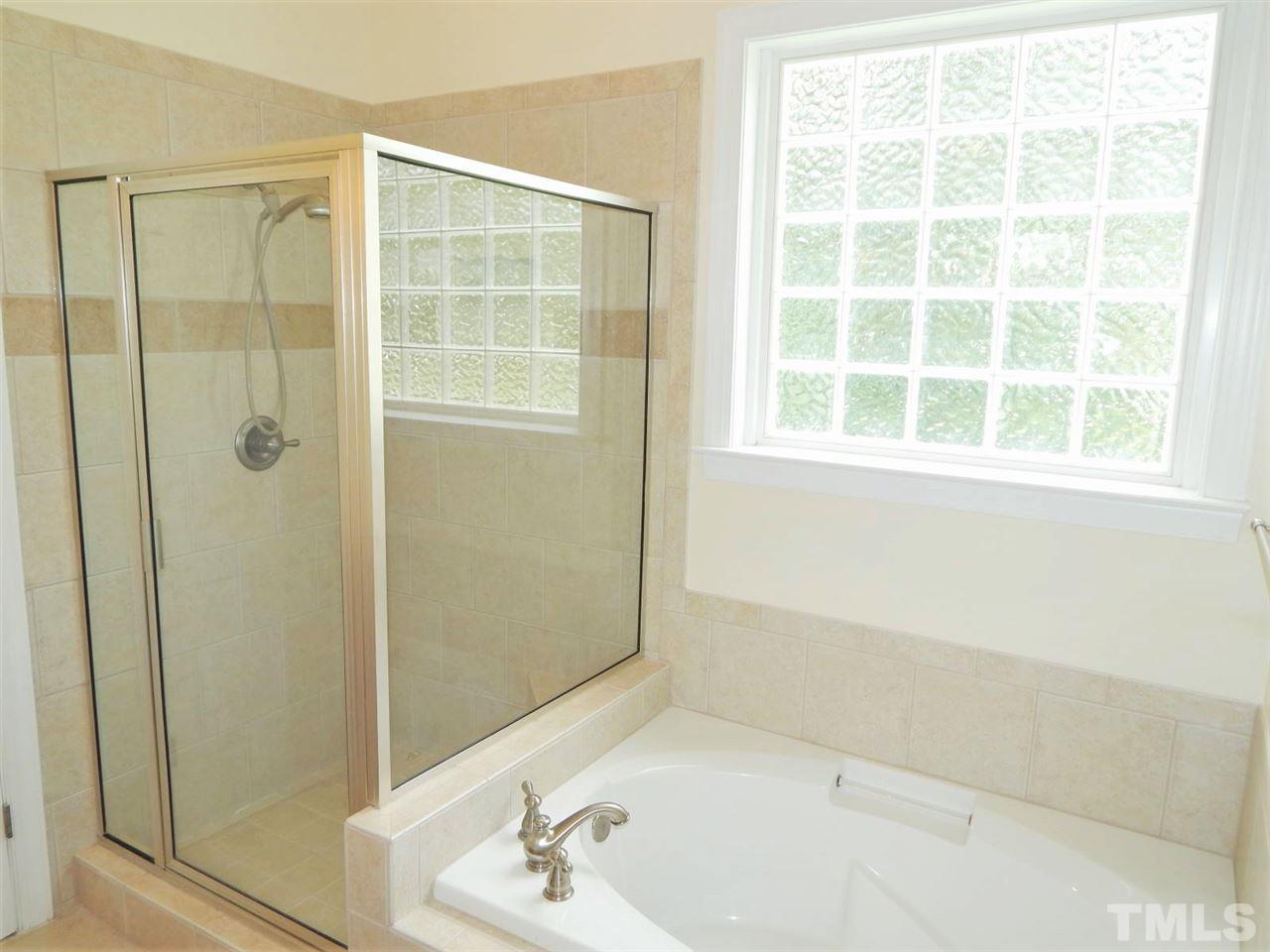146 East Waycliff Road Henderson, NC 27537 - Photo 12 of 23 Gallery Image 12