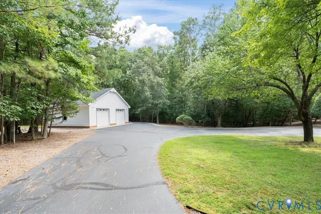 $990,000 | 9933 3rd Branch Drive, Chesterfield, VA 23832