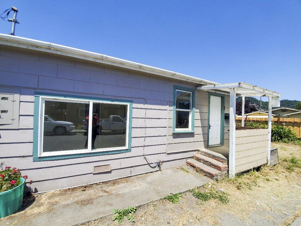 80-82 Ash Street Rio Dell, CA 95562 - Photo 3 of 35