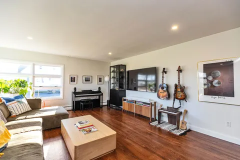 $1,200,000 | 49 Sagamore Avenue, Portsmouth, NH 03801