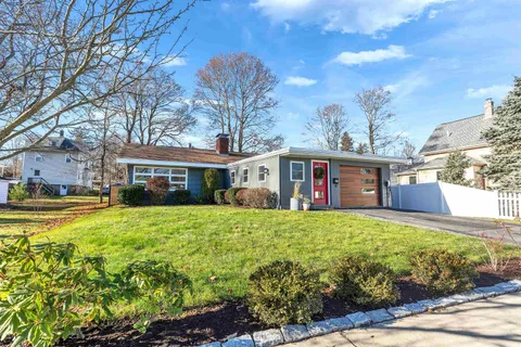 $1,200,000 | 49 Sagamore Avenue, Portsmouth, NH 03801