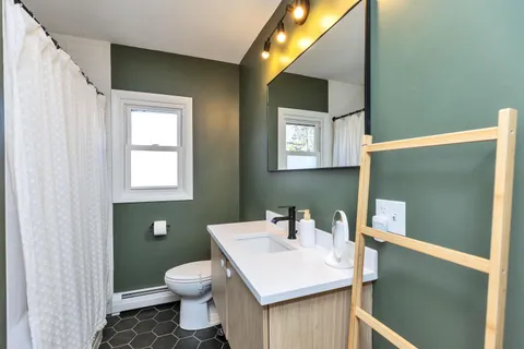 $1,200,000 | 49 Sagamore Avenue, Portsmouth, NH 03801