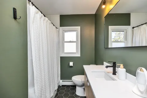 $1,200,000 | 49 Sagamore Avenue, Portsmouth, NH 03801