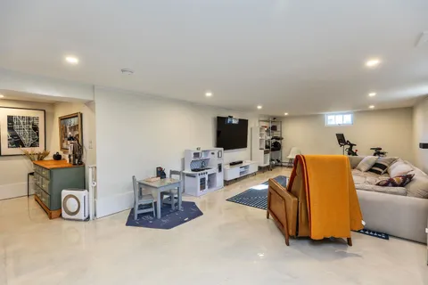 $1,200,000 | 49 Sagamore Avenue, Portsmouth, NH 03801