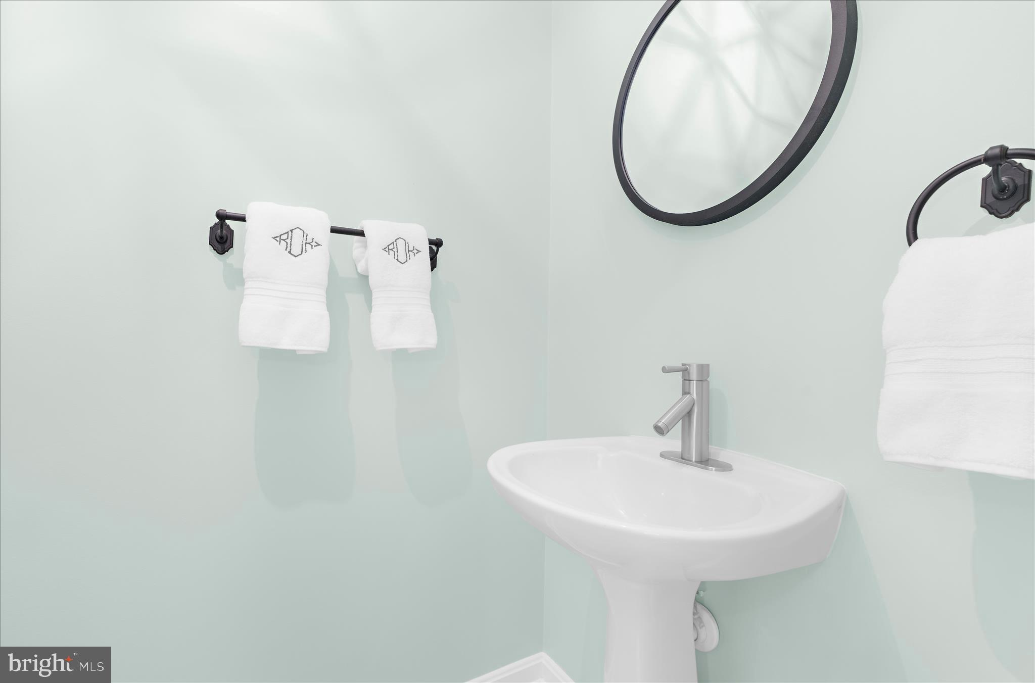 108 Gloucester Road Queenstown, MD 21658 - Photo 14 of 60 Powder room
