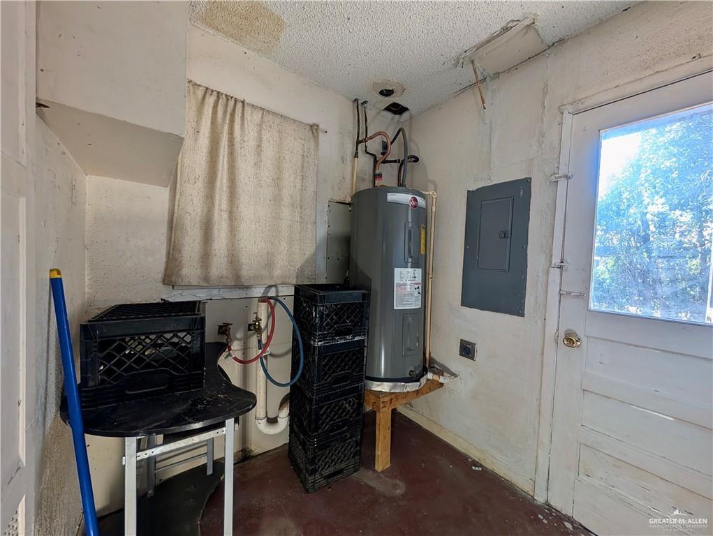 1015 Fresno Avenue McAllen, TX 78501 - Photo 10 of 14 a bathroom with a sink and a mirror