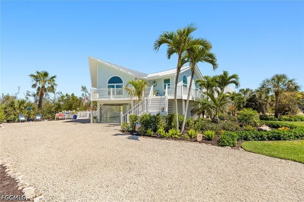 $869,000 | 970 Sand Castle Road, Sanibel, FL 33957