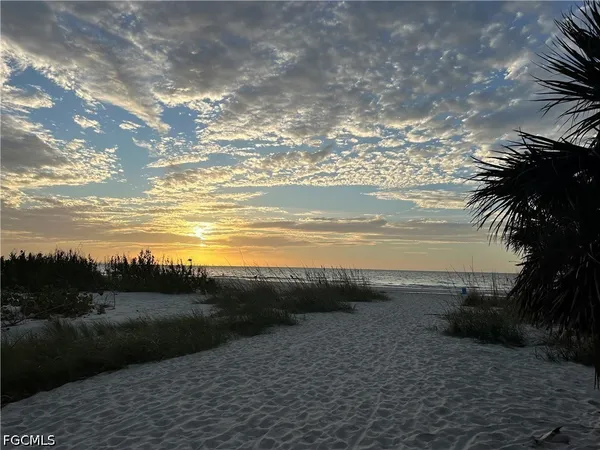 $869,000 | 970 Sand Castle Road, Sanibel, FL 33957