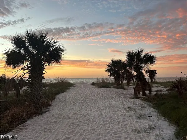 $869,000 | 970 Sand Castle Road, Sanibel, FL 33957