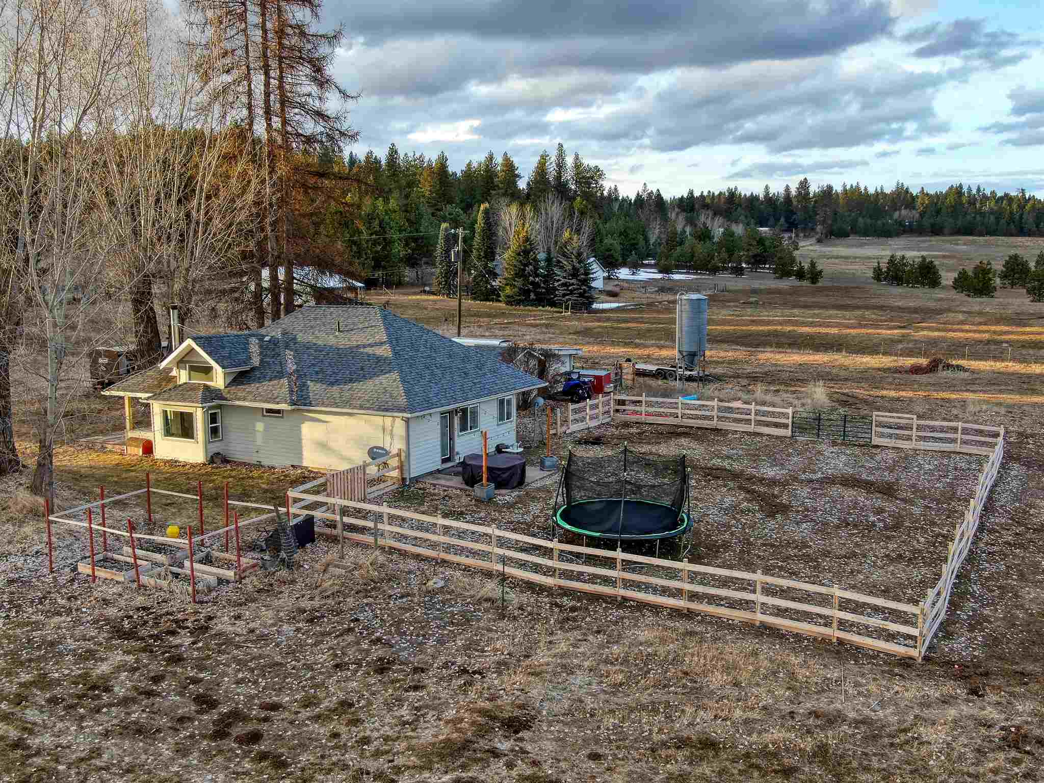 4646 Furzee Road Clayton, WA 99110 - Photo 4 of 45