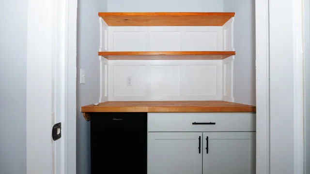 $219,900 | 1811 East Lincoln Street, Bloomington, IL 61701