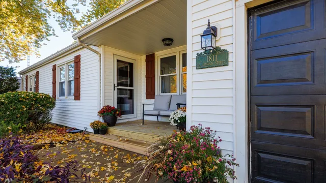 $219,900 | 1811 East Lincoln Street, Bloomington, IL 61701