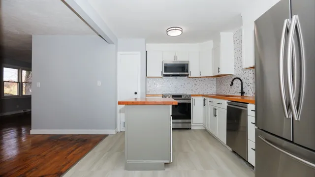 $219,900 | 1811 East Lincoln Street, Bloomington, IL 61701