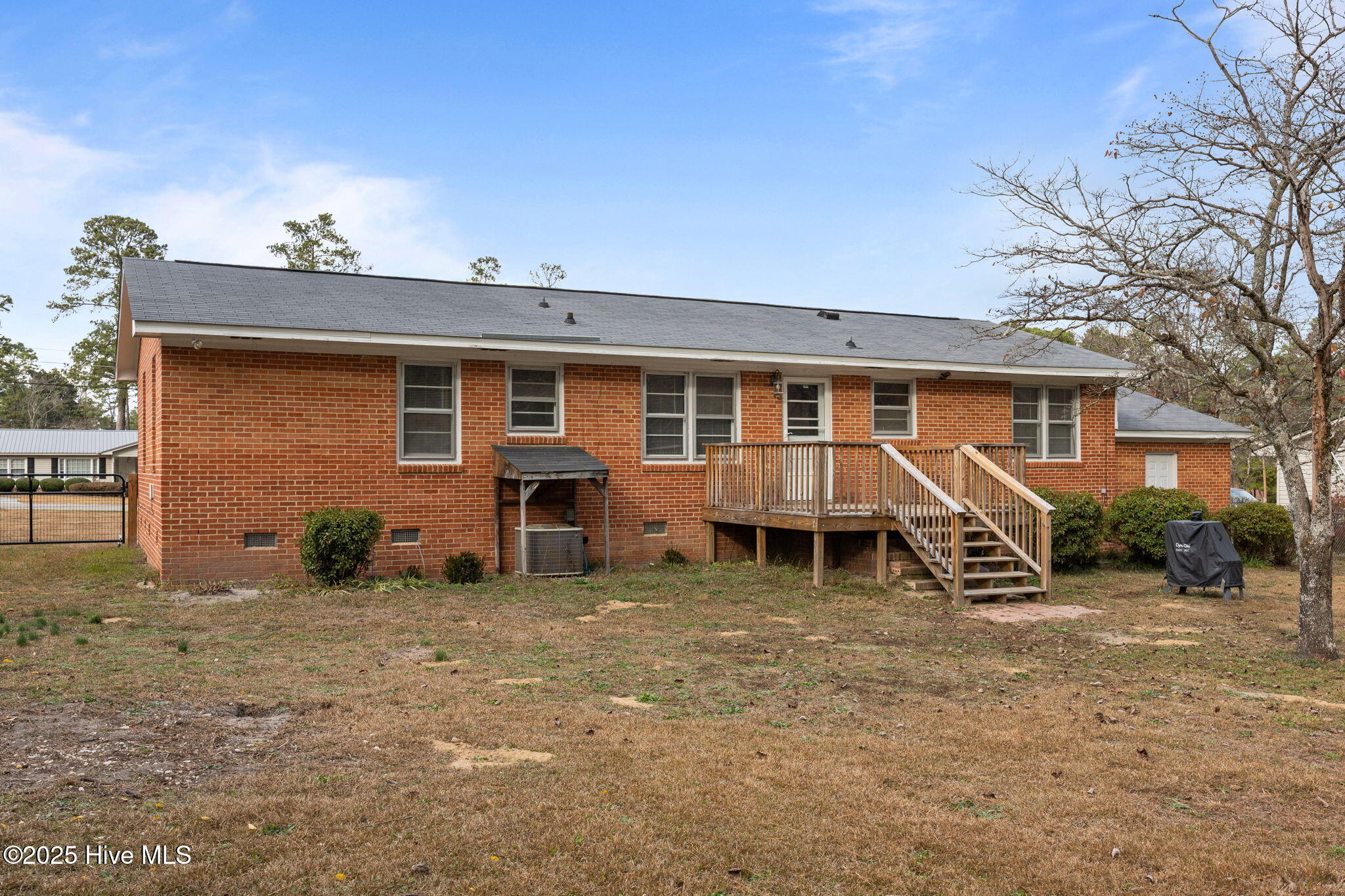 820 East Donaldson Avenue Raeford, NC 28376 - Photo 6 of 47 7-web-or-mls-IMG_7539