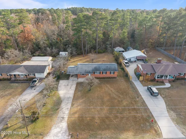 $189,900 | 820 East Donaldson Avenue, Raeford, NC 28376