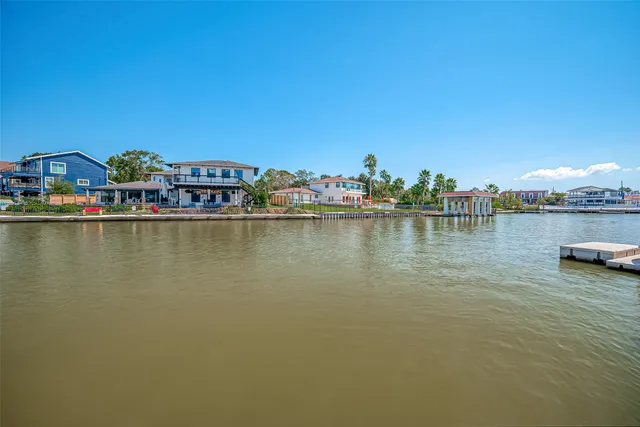 $150,000 | 32 Commander Runco Lane, Seabrook, TX 77586